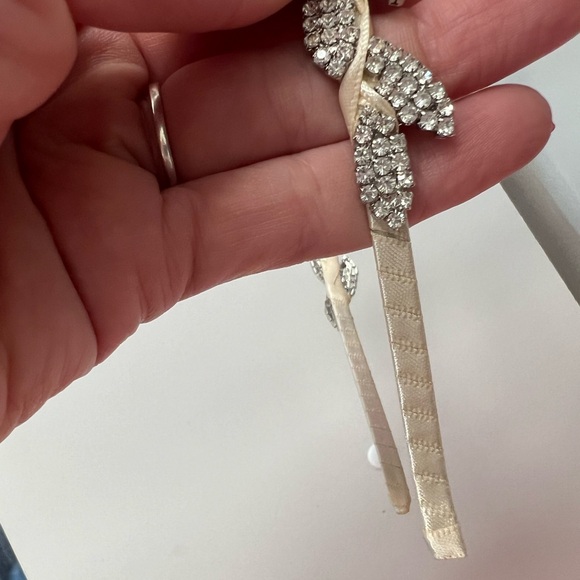 NWOT Nordstrom Teardrop Rhinestone Leaf Crown Headband - Picture 7 of 11